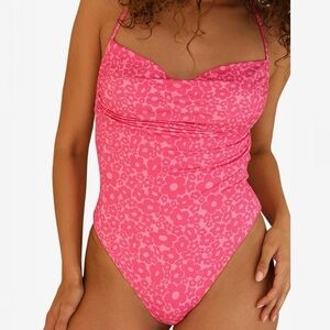 🆕 Dippin' Daisy's Gwen One Piece Flower Power Pink One Piece Swimsuit